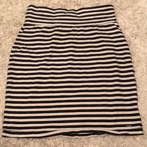 🌟 NWOT 🌟 STRIPED LOOSE PENCIL SKIRT 🌟